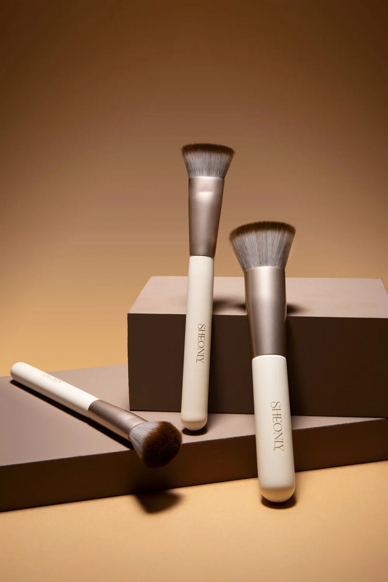 SheOnly 18 Pcs White Professional Makeup Brush Set for Foundation Powder Concealers Eye Shadows Blush – Image 6