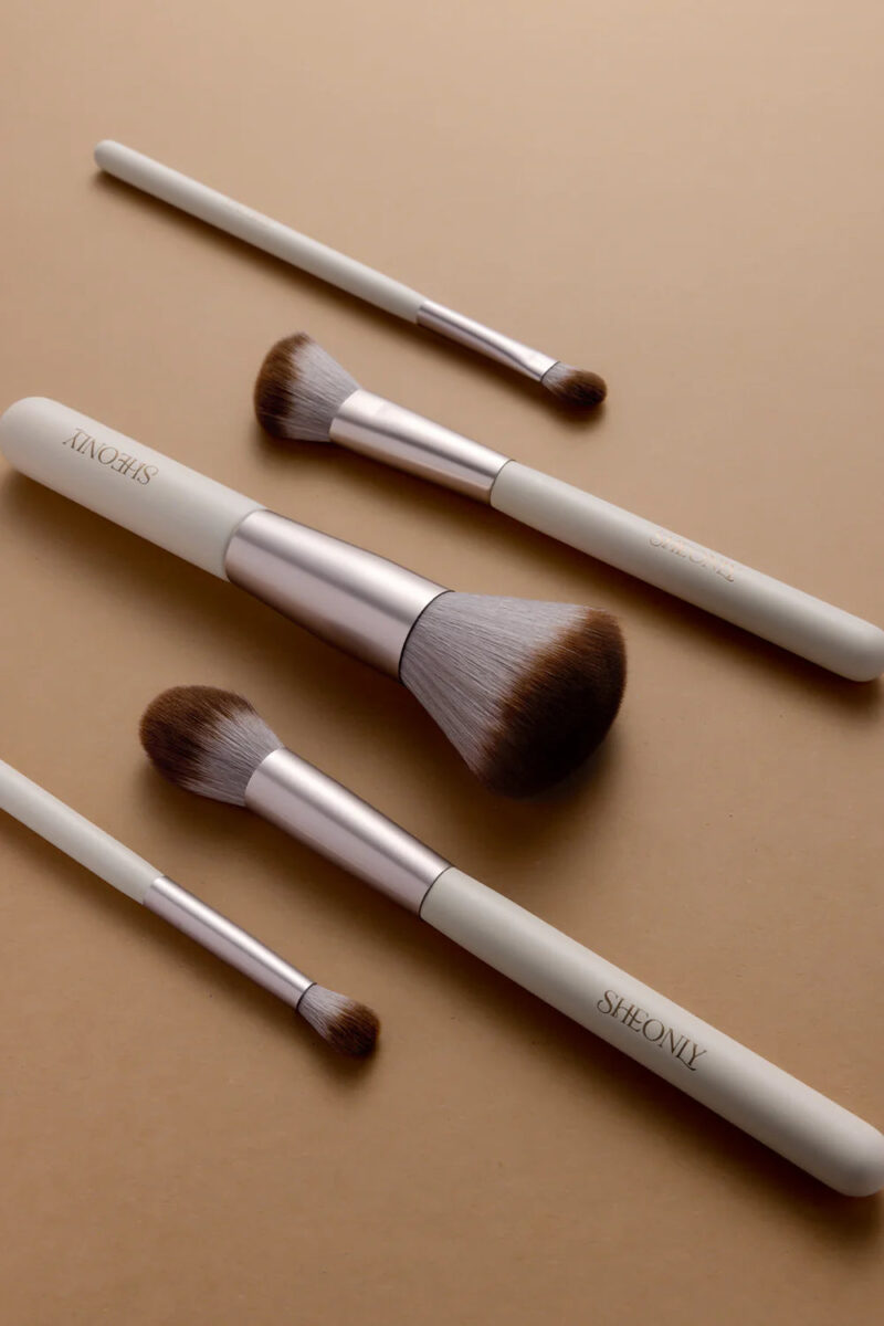 SheOnly 18 Pcs White Professional Makeup Brush Set for Foundation Powder Concealers Eye Shadows Blush – Image 7