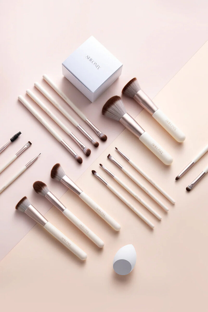 SheOnly 18 Pcs White Professional Makeup Brush Set for Foundation Powder Concealers Eye Shadows Blush – Image 3