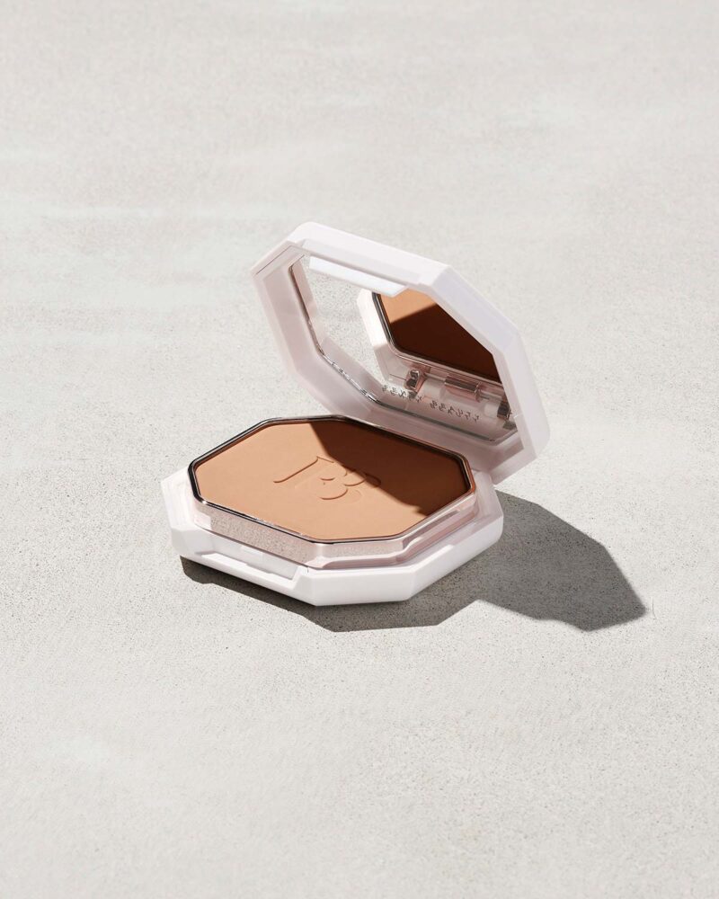 FENTY BEAUTY PRO FILT'R SOFT MATTE POWDER FOUNDATION – Image 2