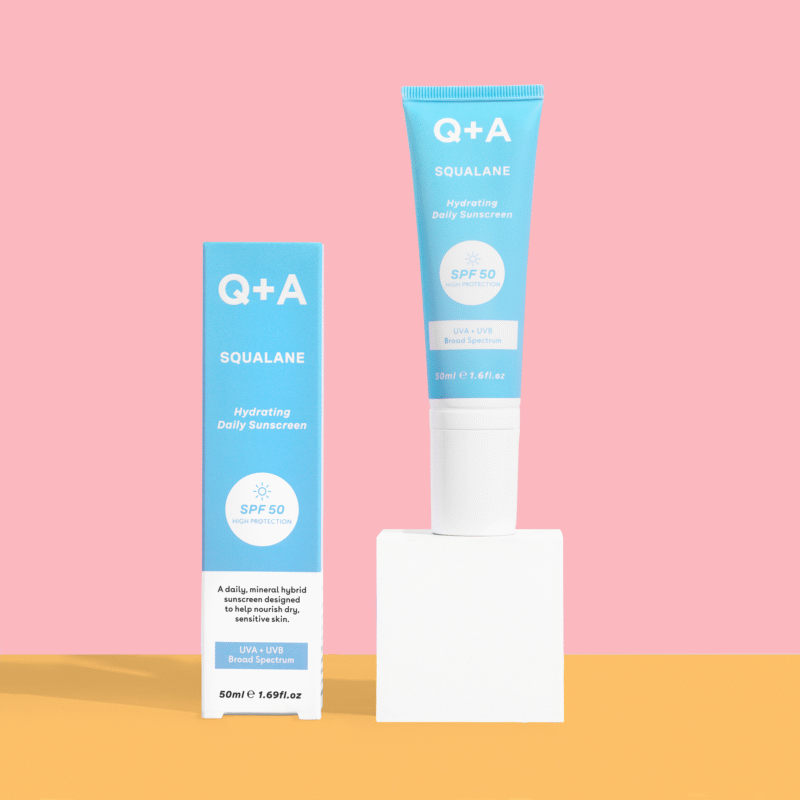 Q+A Squalane SPF 50 Crème Solaire Hydratante Quotidienne – Image 5