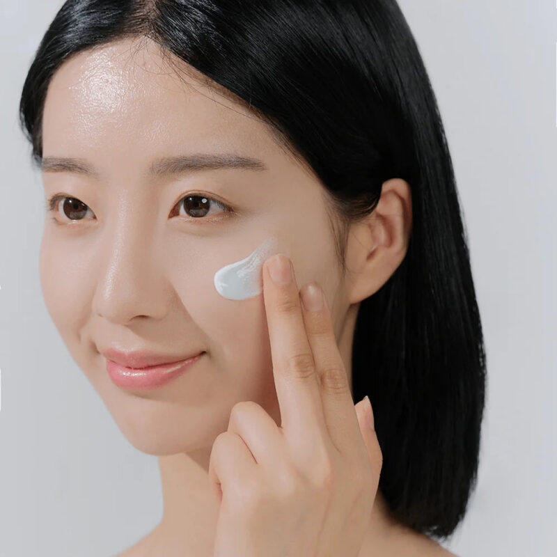 SKIN 1004 HYALU-CICA WATER-FIT SUN SERUM SPF50+ PA++++ 50ML – Image 5