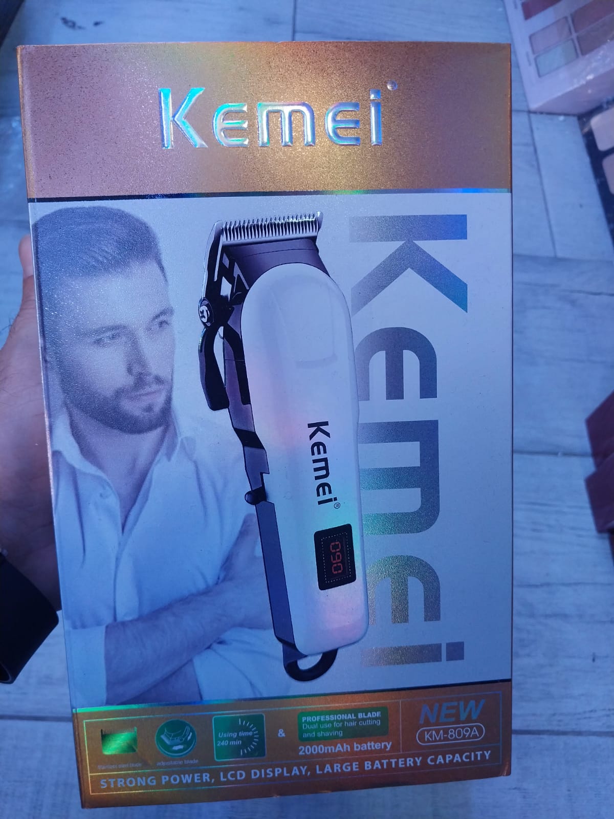 Kemei KM-809A Tondeuse à Cheveux Professionnelle avec Écran LCD – Image 5